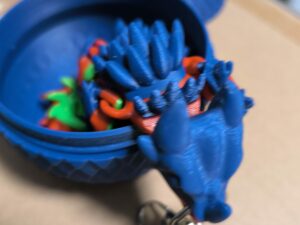 Huevo y llavero dragón Baby 19cm